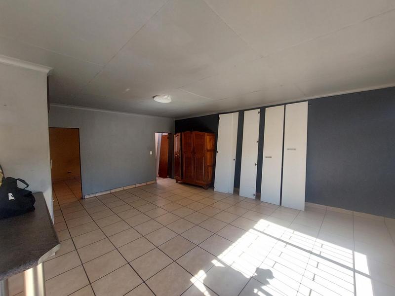 To Let 2 Bedroom Property for Rent in Laudium Gauteng