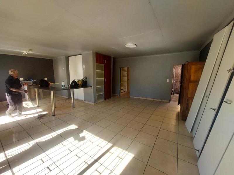To Let 2 Bedroom Property for Rent in Laudium Gauteng