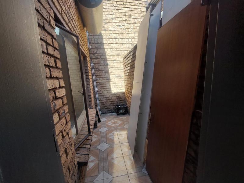 To Let 2 Bedroom Property for Rent in Laudium Gauteng