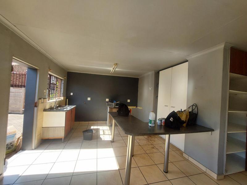 To Let 2 Bedroom Property for Rent in Laudium Gauteng