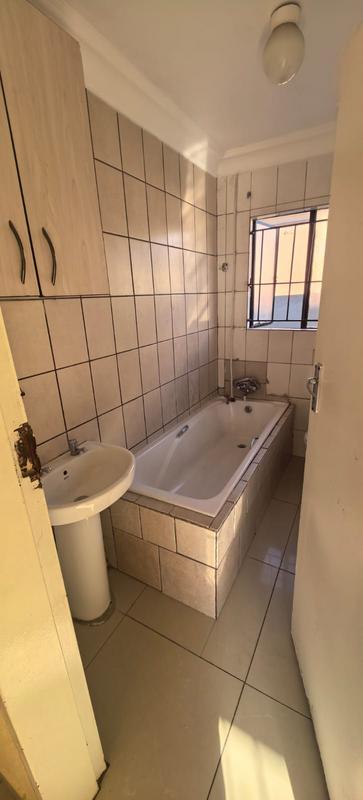 To Let 3 Bedroom Property for Rent in Olievenhoutbosch Gauteng