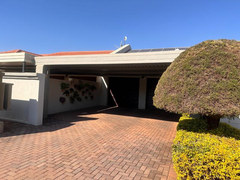3 Bedroom Property for Sale in Green Acres Estate Gauteng