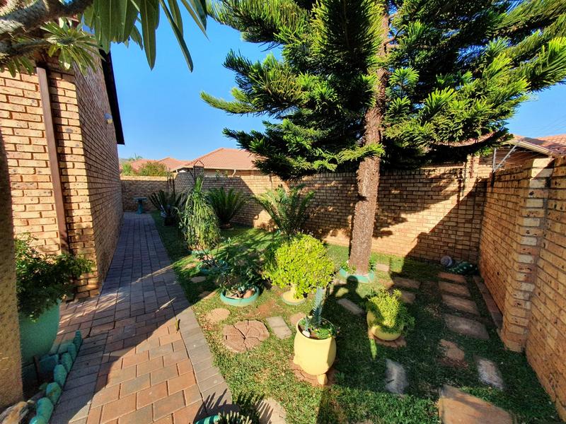 2 Bedroom Property for Sale in Sinoville Gauteng