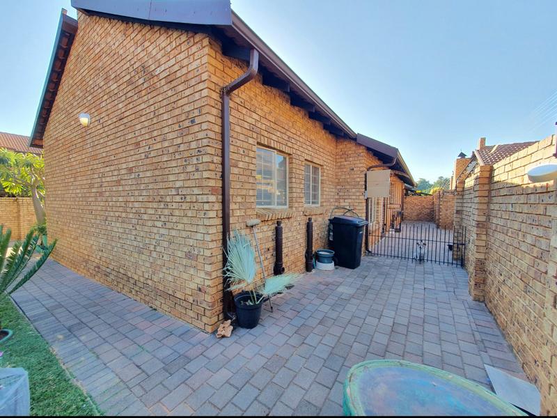 2 Bedroom Property for Sale in Sinoville Gauteng