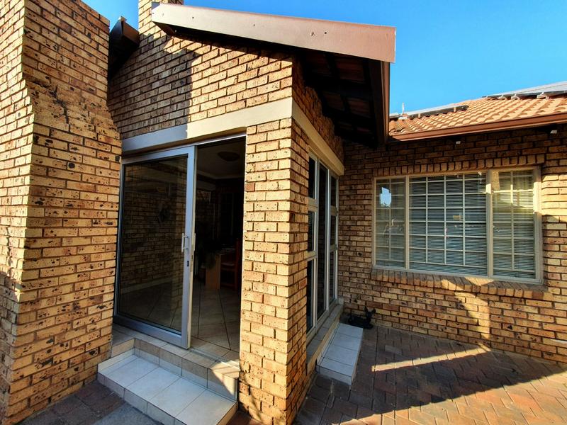 2 Bedroom Property for Sale in Sinoville Gauteng