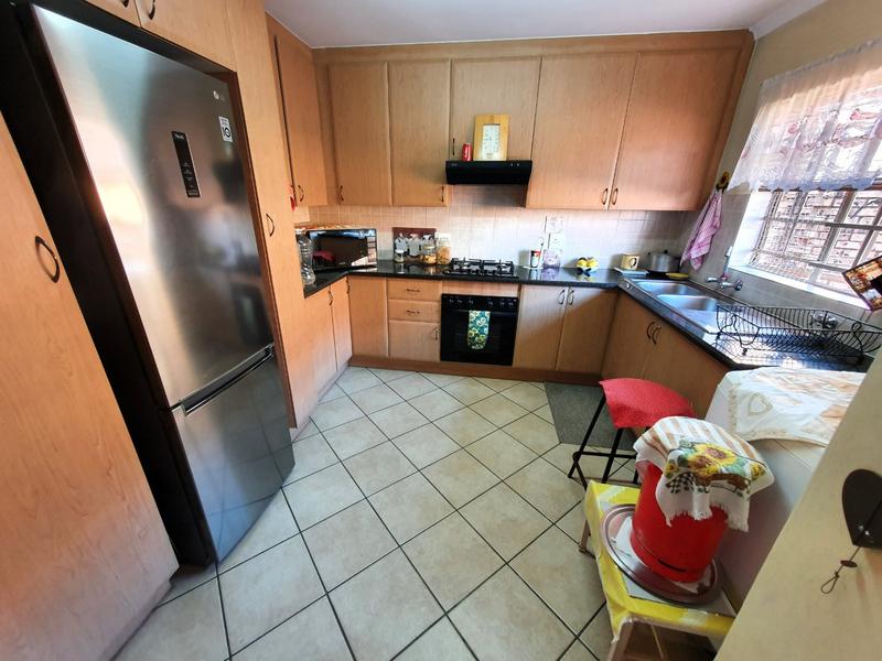 2 Bedroom Property for Sale in Sinoville Gauteng