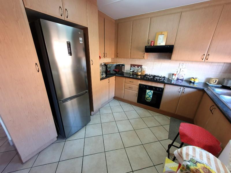 2 Bedroom Property for Sale in Sinoville Gauteng