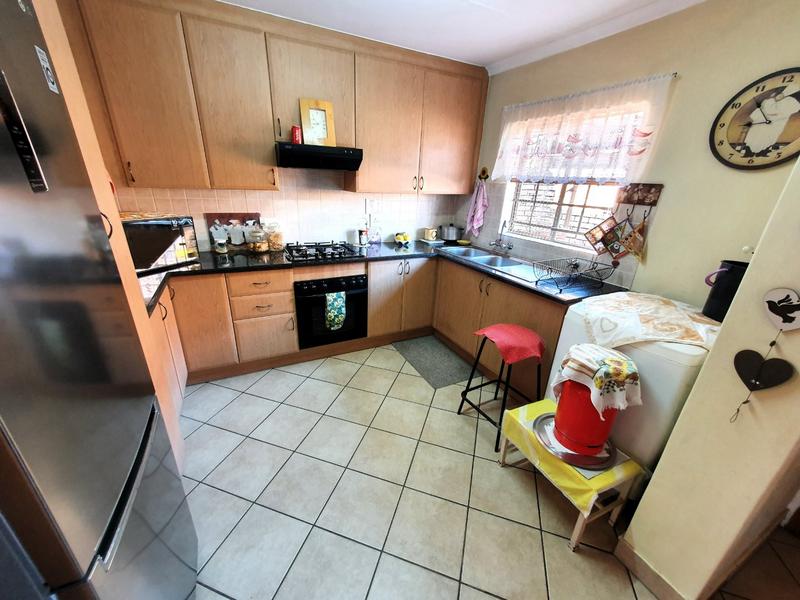 2 Bedroom Property for Sale in Sinoville Gauteng