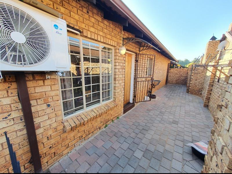 2 Bedroom Property for Sale in Sinoville Gauteng