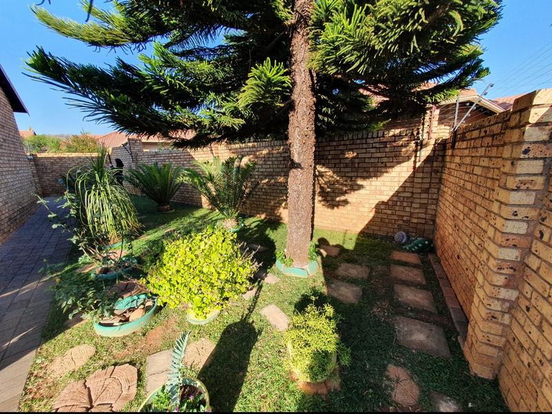 2 Bedroom Property for Sale in Sinoville Gauteng
