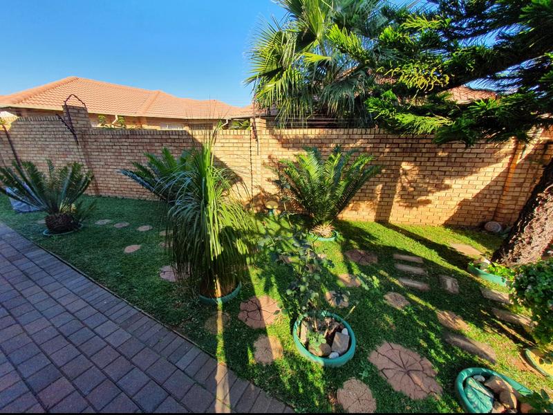 2 Bedroom Property for Sale in Sinoville Gauteng