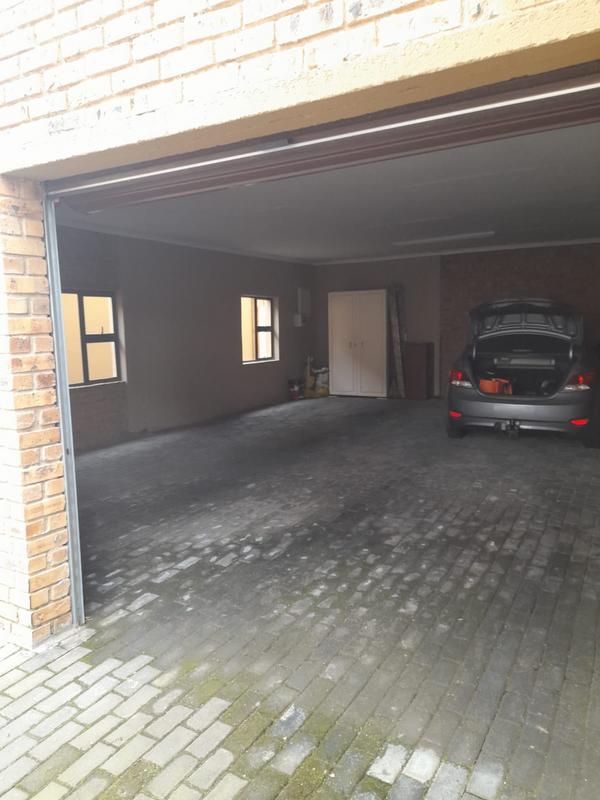 To Let 2 Bedroom Property for Rent in Greenside Gauteng