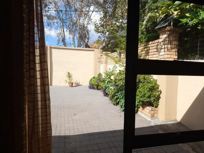 To Let 2 Bedroom Property for Rent in Greenside Gauteng