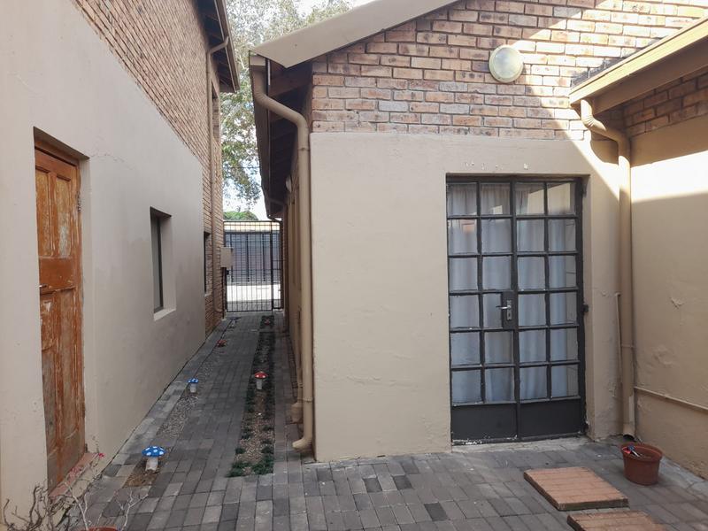 To Let 2 Bedroom Property for Rent in Greenside Gauteng