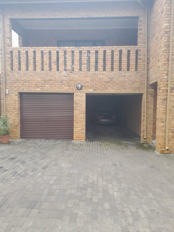 To Let 2 Bedroom Property for Rent in Greenside Gauteng