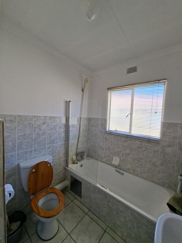 To Let 2 Bedroom Property for Rent in Ormonde Gauteng
