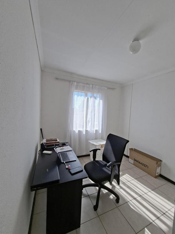 To Let 2 Bedroom Property for Rent in Ormonde Gauteng