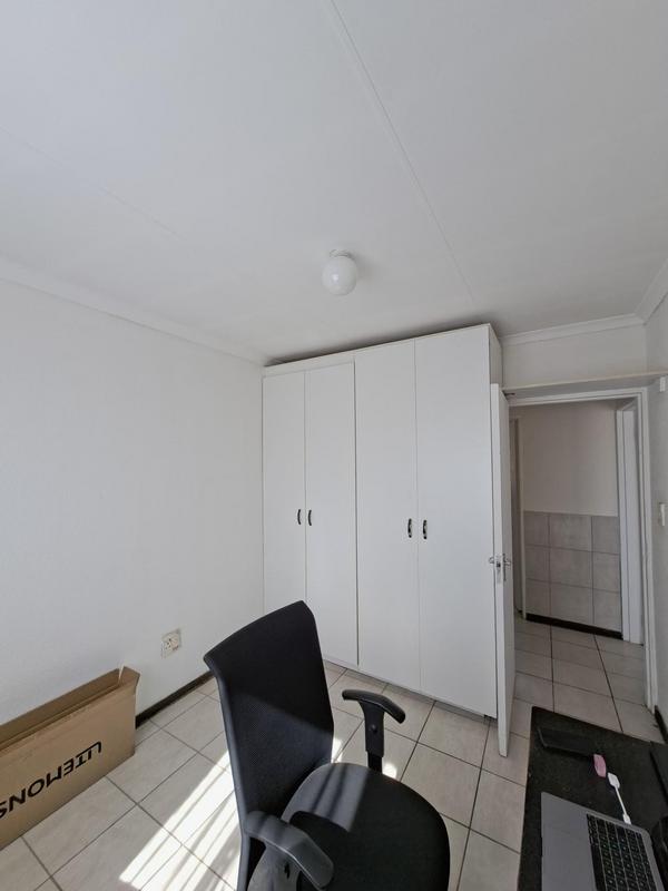 To Let 2 Bedroom Property for Rent in Ormonde Gauteng