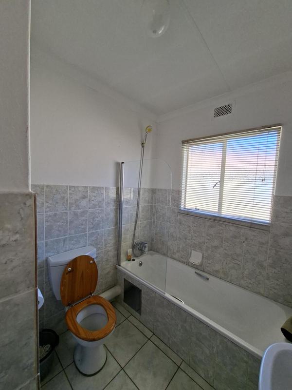 To Let 2 Bedroom Property for Rent in Ormonde Gauteng