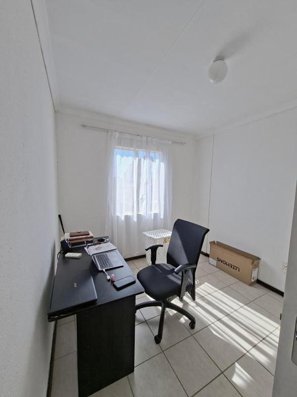 To Let 2 Bedroom Property for Rent in Ormonde Gauteng