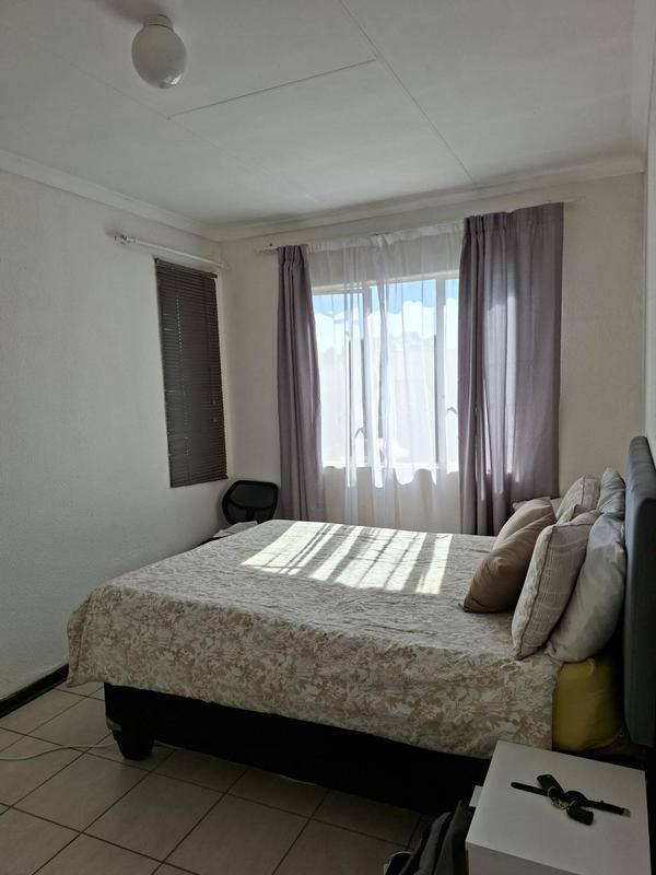 To Let 2 Bedroom Property for Rent in Ormonde Gauteng