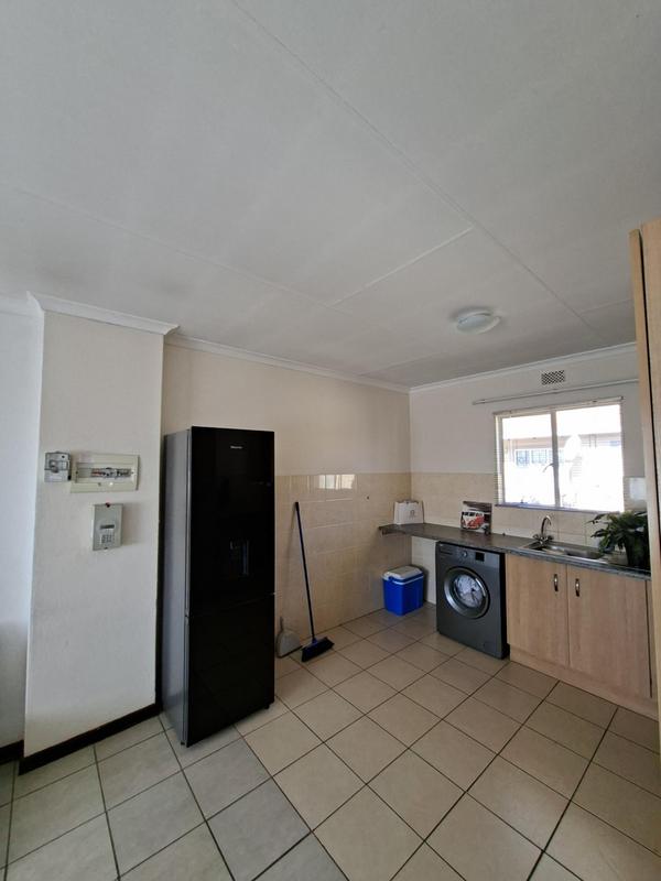 To Let 2 Bedroom Property for Rent in Ormonde Gauteng