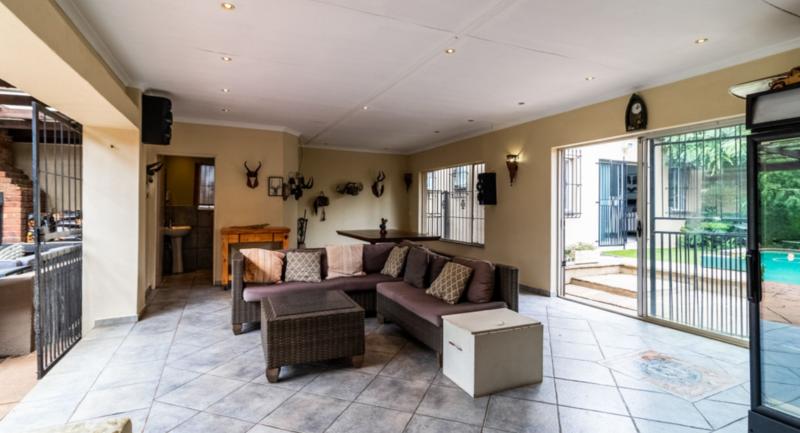 3 Bedroom Property for Sale in Buurendal Gauteng