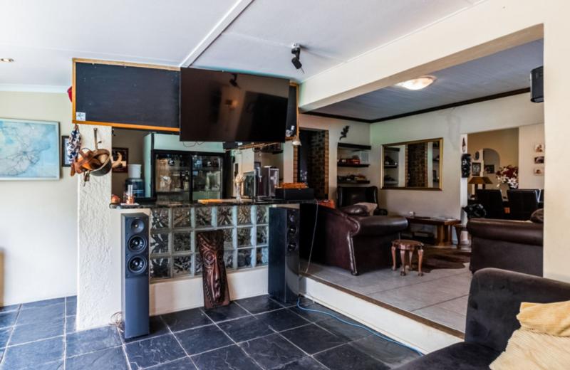 3 Bedroom Property for Sale in Buurendal Gauteng