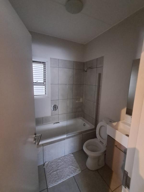 To Let 3 Bedroom Property for Rent in Broadacres Gauteng