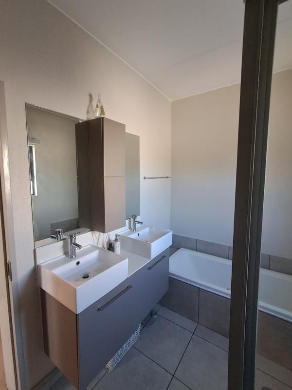 To Let 3 Bedroom Property for Rent in Broadacres Gauteng