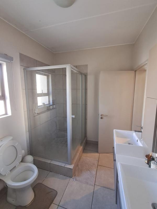 To Let 3 Bedroom Property for Rent in Broadacres Gauteng