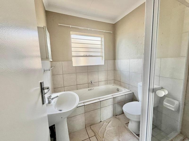 To Let 3 Bedroom Property for Rent in Wilgeheuwel Gauteng