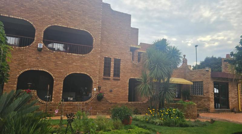 6 Bedroom Property for Sale in Carletonville Gauteng