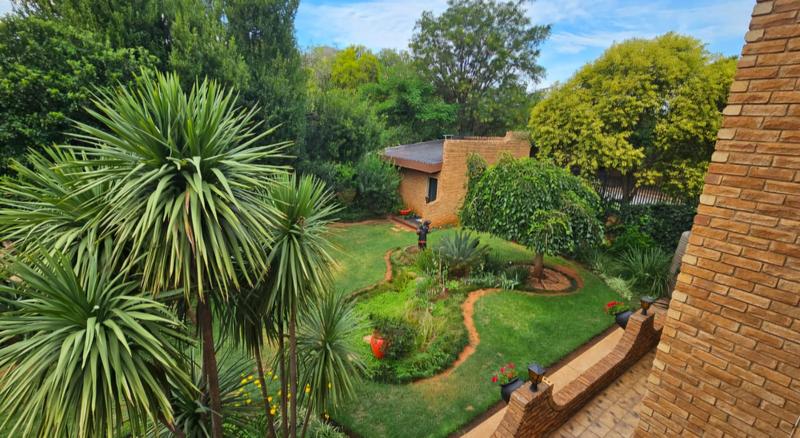 6 Bedroom Property for Sale in Carletonville Gauteng