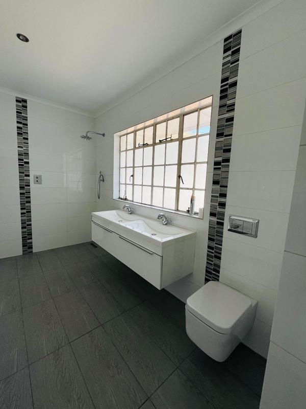 4 Bedroom Property for Sale in Bedfordview Gauteng
