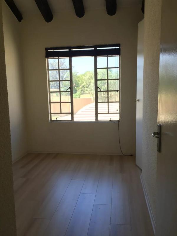 To Let 2 Bedroom Property for Rent in Lonehill Gauteng