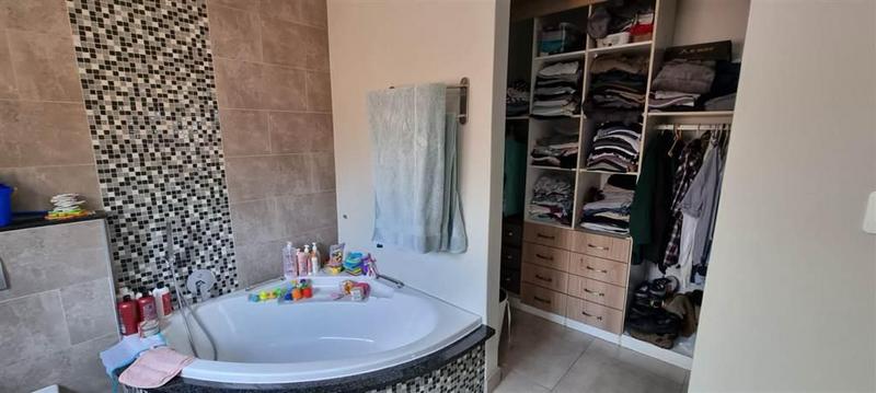 3 Bedroom Property for Sale in Amberfield Gauteng