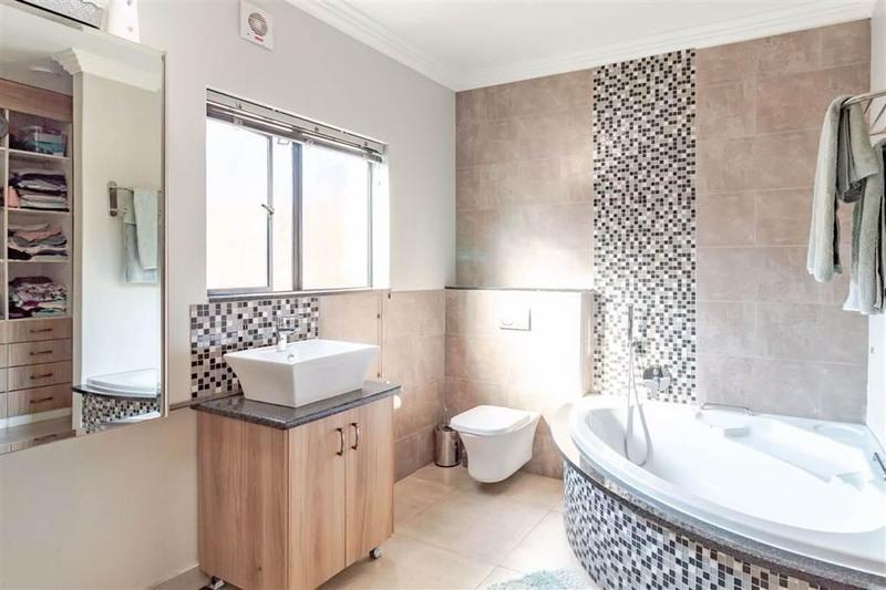 3 Bedroom Property for Sale in Amberfield Gauteng