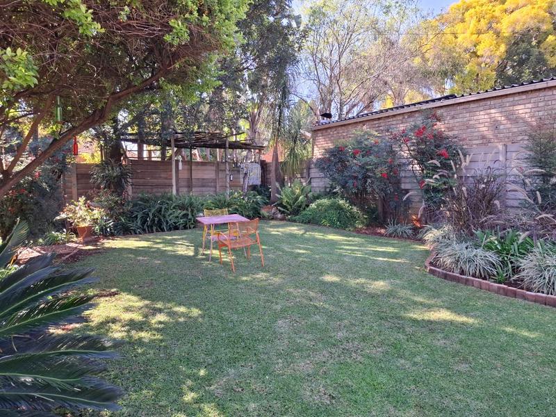 To Let 1 Bedroom Property for Rent in Garsfontein Gauteng