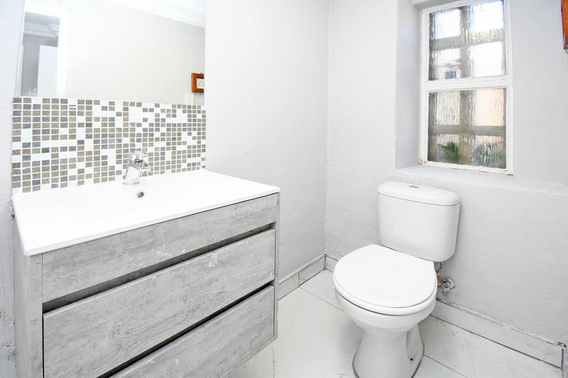 2 Bedroom Property for Sale in Morningside Gauteng