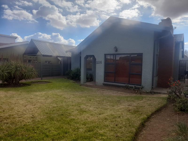 3 Bedroom Property for Sale in Pimville Zone 7 Gauteng