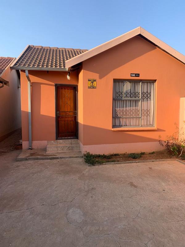 To Let 2 Bedroom Property for Rent in Fleurhof Gauteng