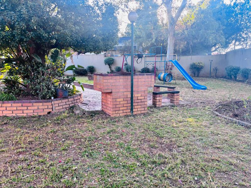 To Let 1 Bedroom Property for Rent in Hurlingham Gauteng