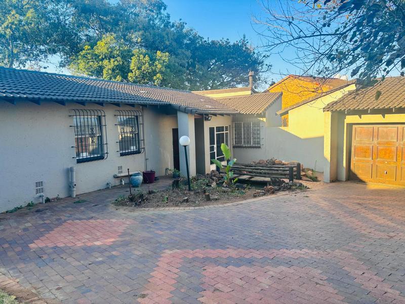 To Let 1 Bedroom Property for Rent in Hurlingham Gauteng