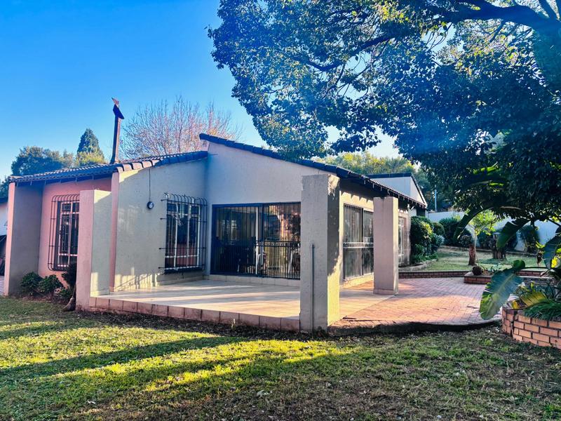 To Let 1 Bedroom Property for Rent in Hurlingham Gauteng