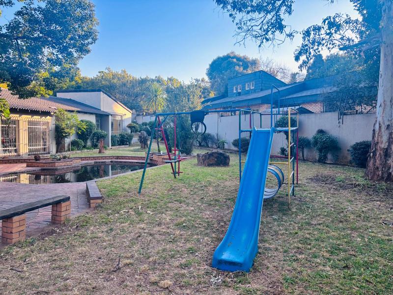 To Let 1 Bedroom Property for Rent in Hurlingham Gauteng