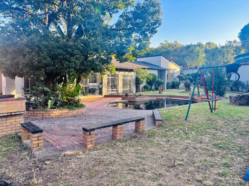 To Let 1 Bedroom Property for Rent in Hurlingham Gauteng