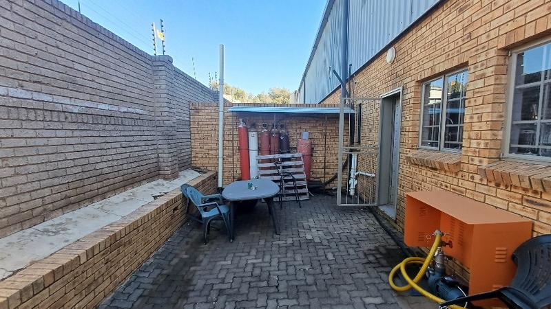 To Let commercial Property for Rent in Hennopspark Gauteng