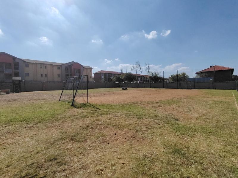 To Let 2 Bedroom Property for Rent in Monavoni Gauteng