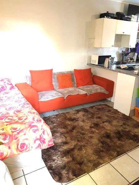 To Let 1 Bedroom Property for Rent in Rooihuiskraal North Gauteng